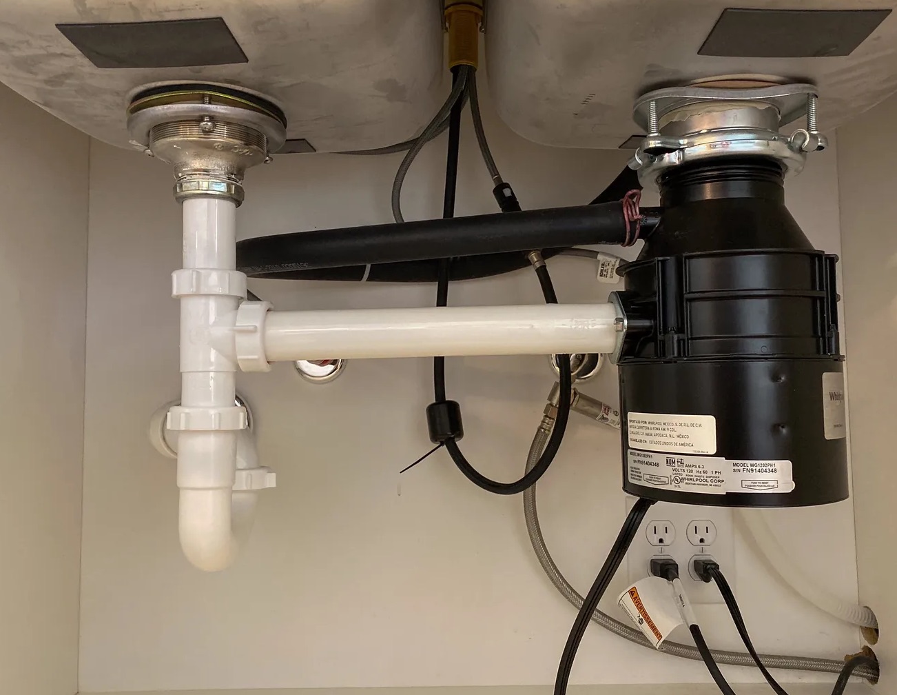 Leaky Garbage Disposal Cleanup in Broward Estates, FL